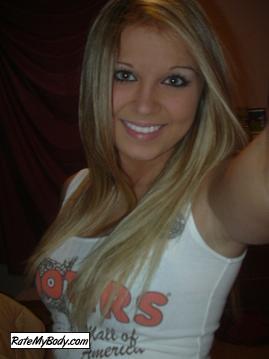 hooters_gurl