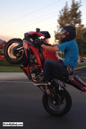 77Gsxr600