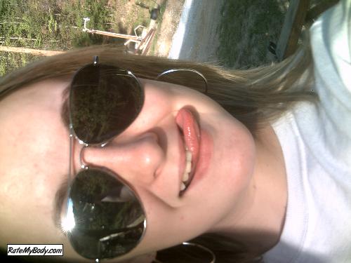 tinglelips44